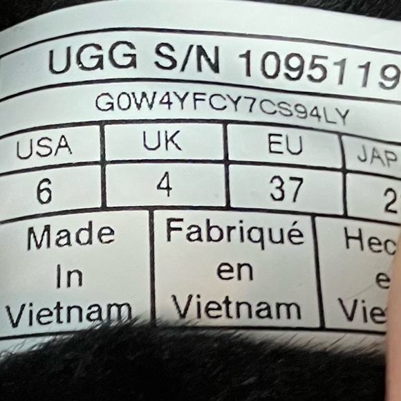 UGG Women’s Size 6.0 Fluff Yeah Shearling Slide Slippers Black Chunky - Picture 10 of 11